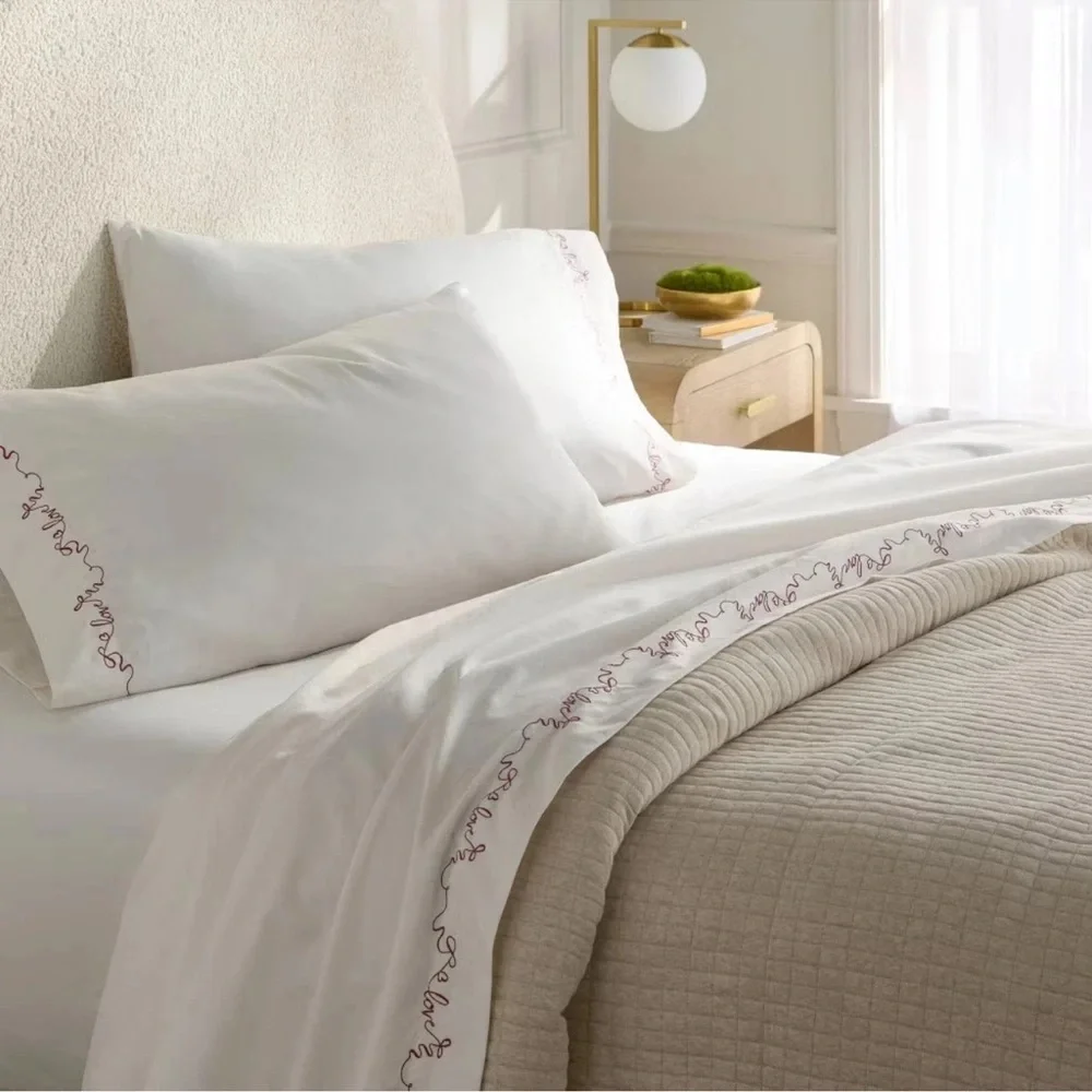 QUEEN Performance Sheet Set Ivory with LOVE Detailed Hem Valentine's Day NEW